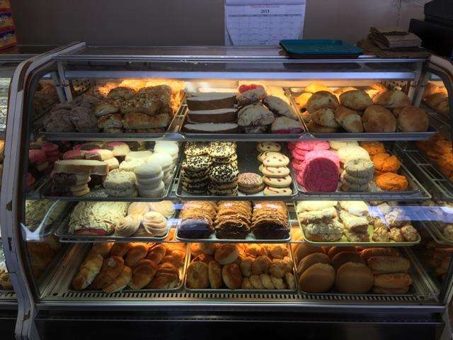 J & A Bakery & Donuts | 11515 Cedar Ave, Bloomington, CA 92316, USA | Phone: (909) 875-1368