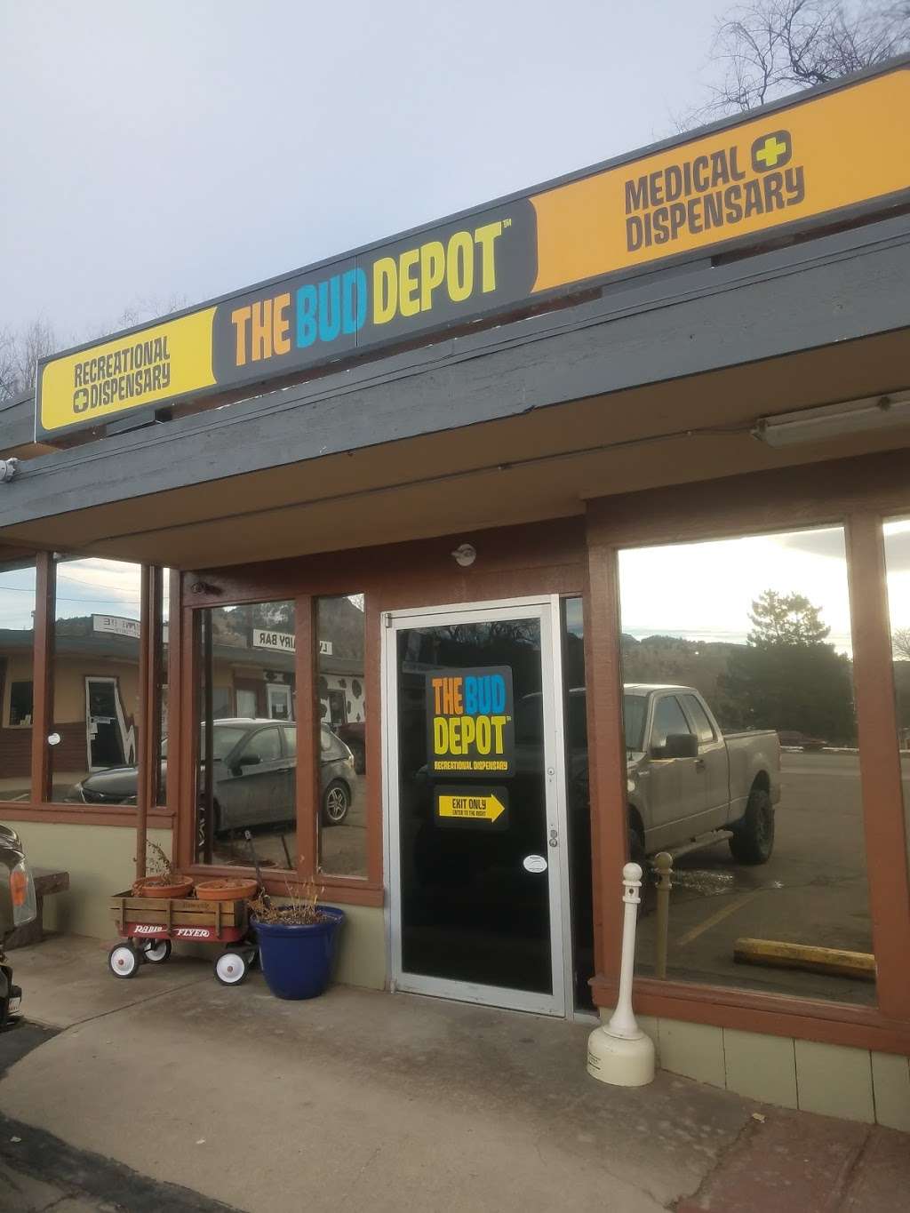 The Bud Depot - Recreational Dispensary and Medical Marijuana -  | 138 E Main St, Lyons, CO 80540 | Phone: (303) 444-1564