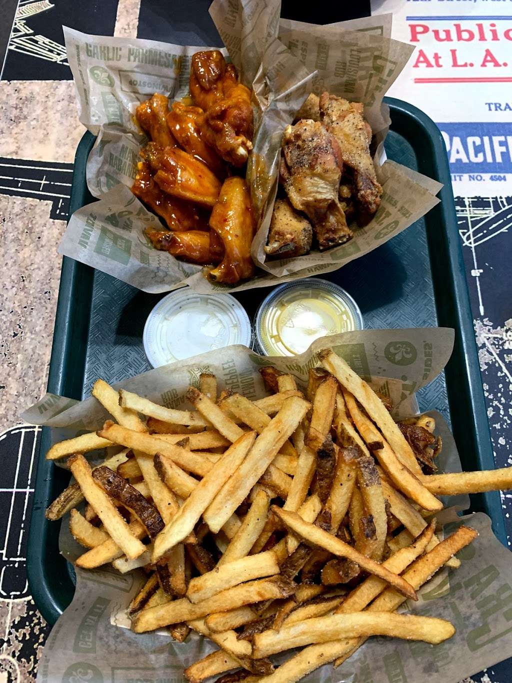 Wingstop | 3010 Gulf Fwy S n, League City, TX 77573, USA | Phone: (281) 534-2000