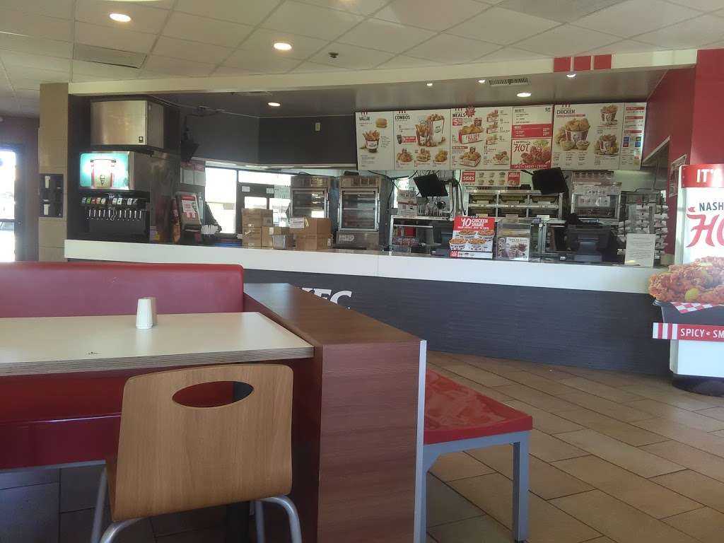KFC | 8050 E Indian School Rd, Scottsdale, AZ 85251, USA | Phone: (480) 739-2908
