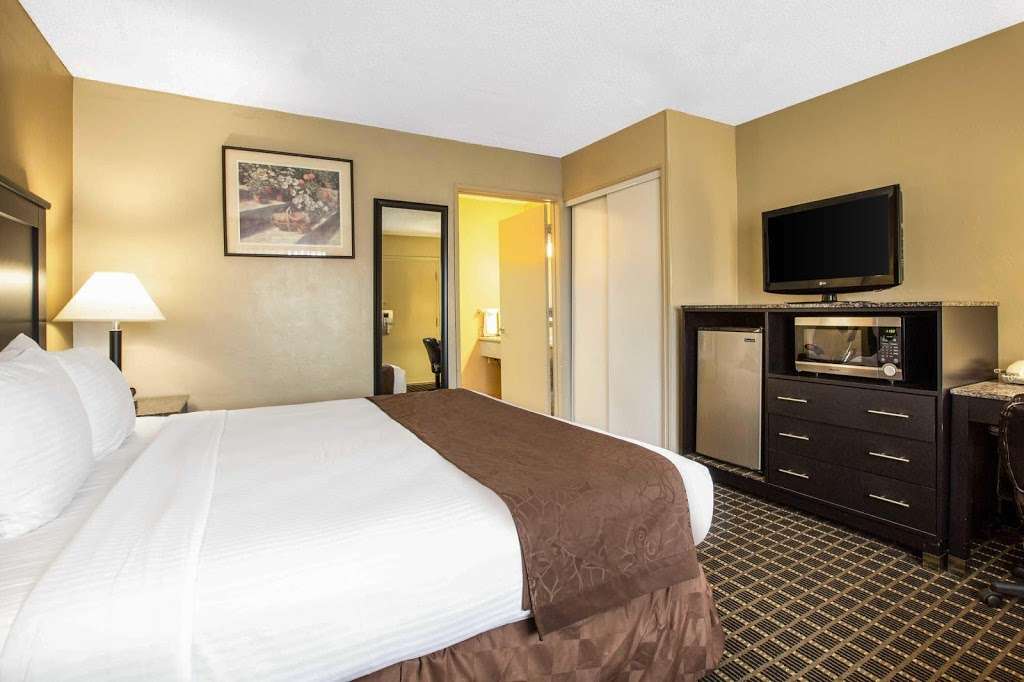 Quality Inn Chula Vista San Diego South | 710 E St, Chula Vista, CA 91910, USA | Phone: (619) 420-5183