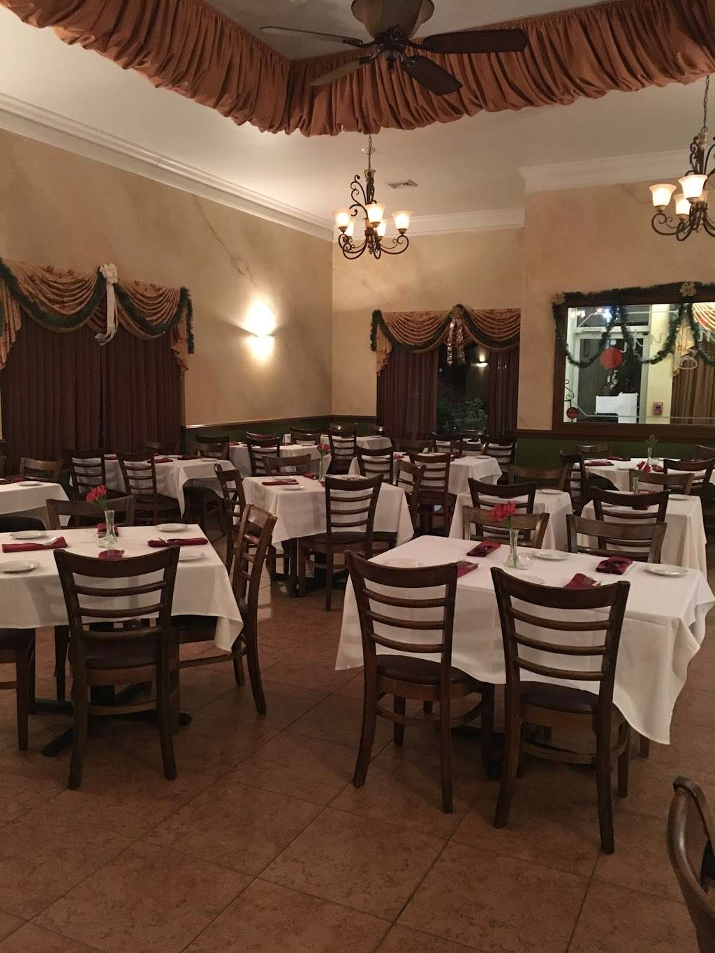 Lola Restaurant | 1240 US-130, Robbinsville, NJ 08691, USA | Phone: (609) 448-0020