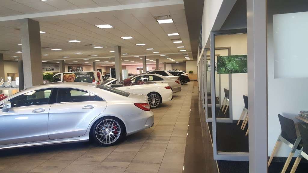 Mercedes-Benz of Fairfield | 165 Commerce Dr, Fairfield, CT 06825, USA | Phone: (203) 583-4467
