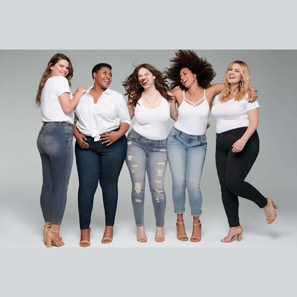 Torrid | 3301 E Main St #2343, Ventura, CA 93003, USA | Phone: (805) 339-9490