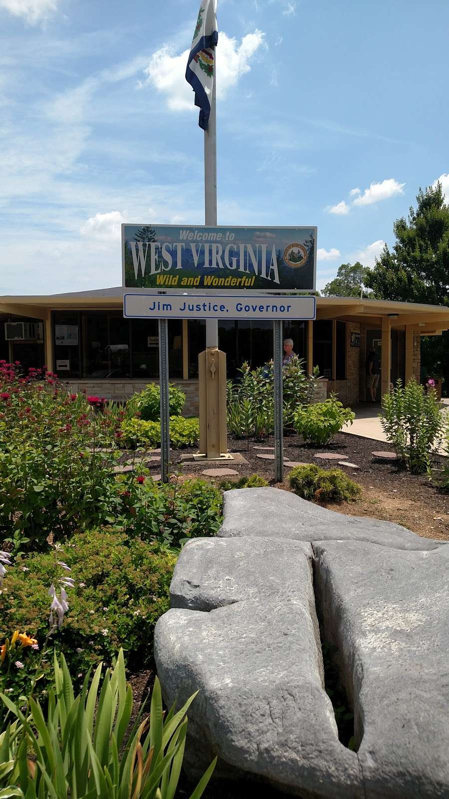 I-81 Northbound West Virginia Welcome Center | 1874 I-81, Bunker Hill, WV 25413, USA | Phone: (304) 229-8836