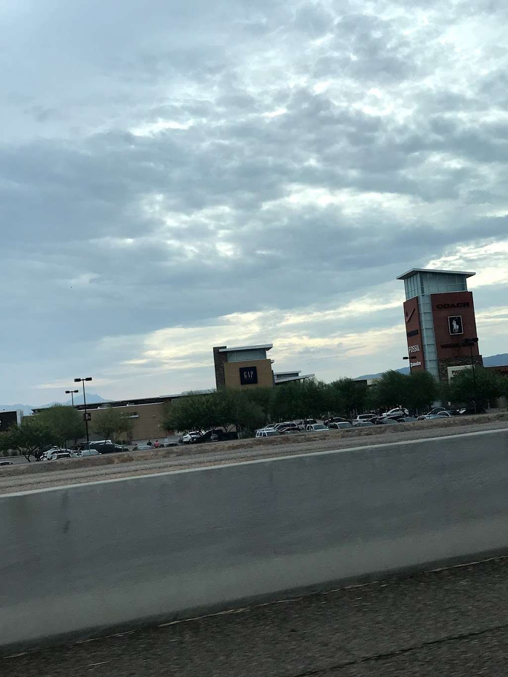 Wetzels Pretzels | 4976 Premium Outlets Way, Chandler, AZ 85226, USA | Phone: (480) 639-1733