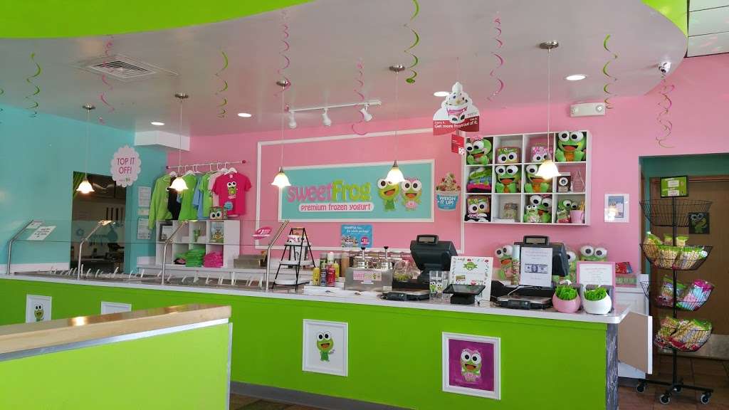 sweetFrog Premium Frozen Yogurt | 363 Avalon Park S Blvd, Orlando, FL 32828, USA | Phone: (407) 380-2476