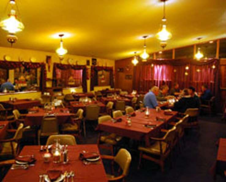 Dobies Steak House | 4136 S Kinnickinnic Ave, St Francis, WI 53235, USA | Phone: (414) 744-9064
