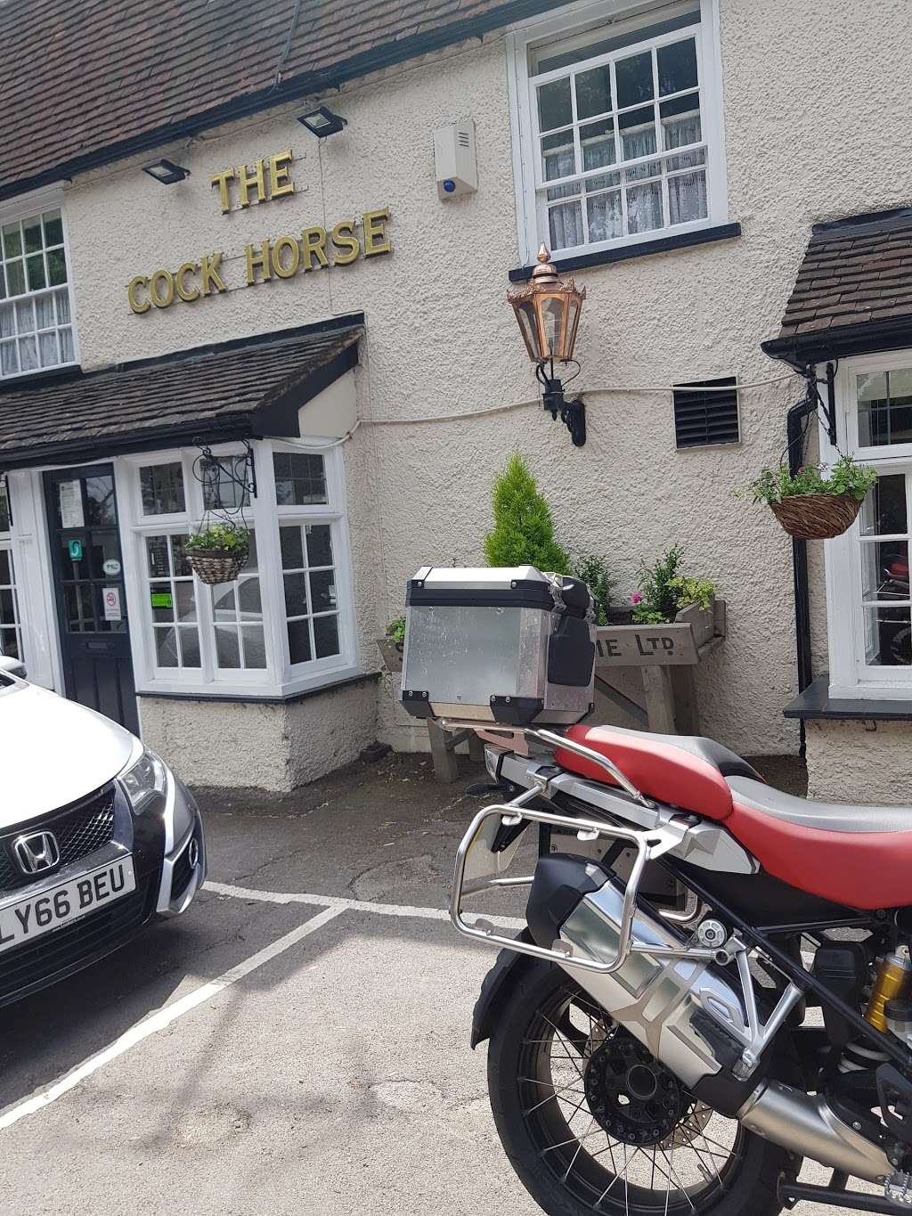 Cock Horse | London Rd, Hildenborough, Tonbridge TN11 8NH, UK | Phone: 01732 833232