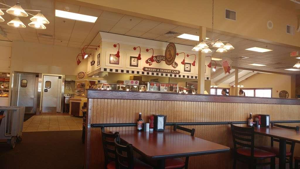 Golden Corral Buffet & Grill | 12845 Main St, Hesperia, CA 92345 | Phone: (760) 956-9393