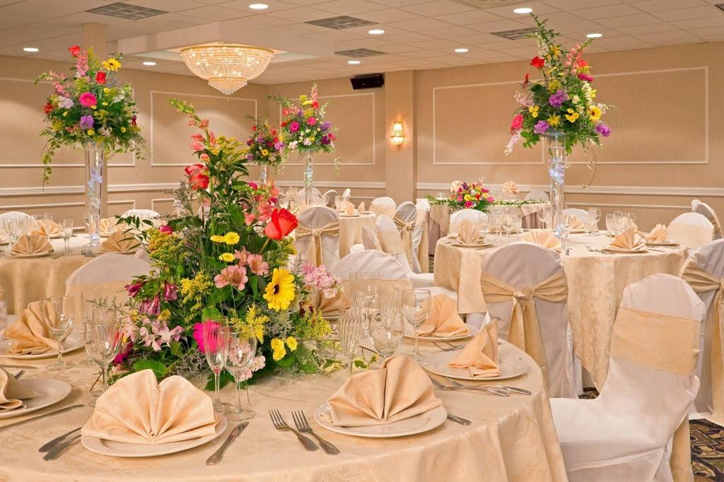 Holiday Inn Hasbrouck Heights-Meadowlands | 283 Route 17 South, Hasbrouck Heights, NJ 07604, USA | Phone: (201) 288-9600