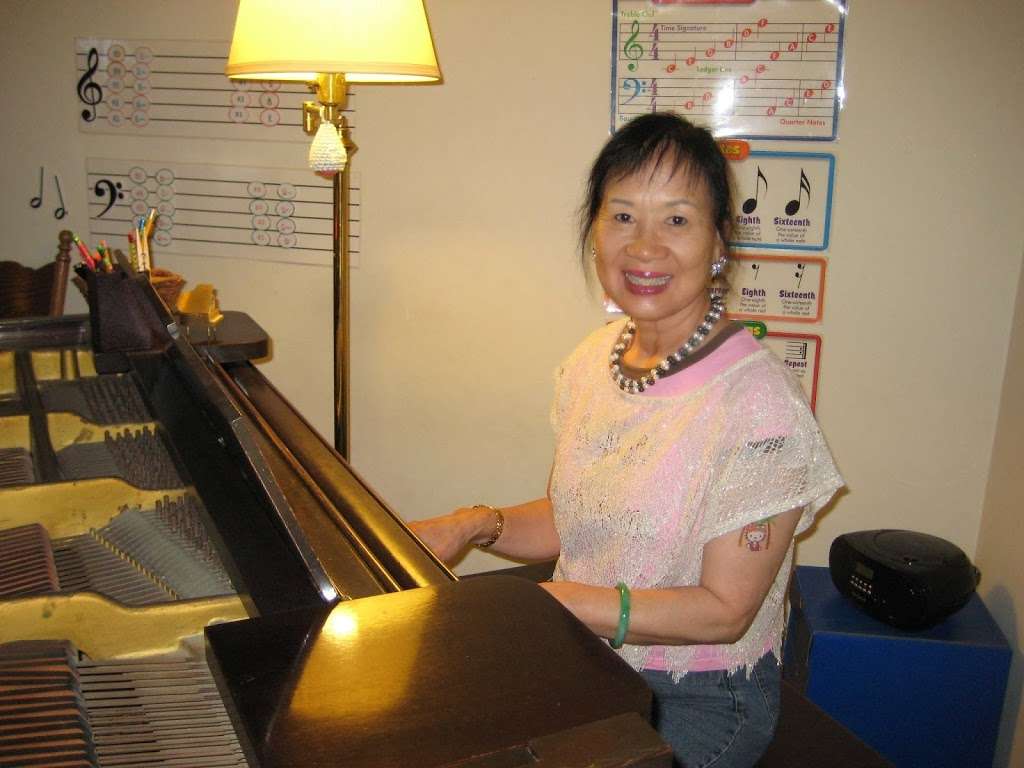 Debbies Piano Lessons | 860 Balboa Dr, Arcadia, CA 91007, USA | Phone: (626) 447-0922