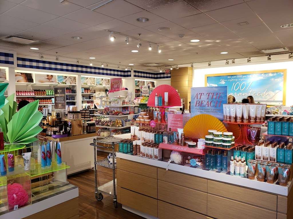 Bath & Body Works | 2021 Wminster Mall, Westminster Mall, Westminster, CA 92683, USA | Phone: (714) 373-9866