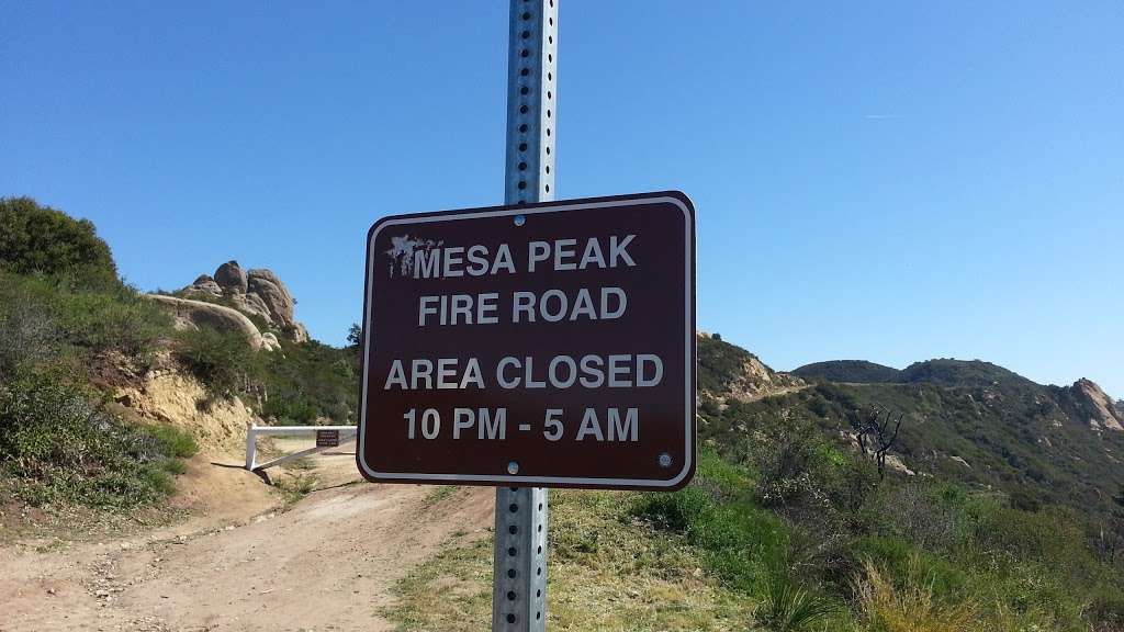 Castro Crest Trailhead | Mesa Peak Motorway, Agoura Hills, CA 91301