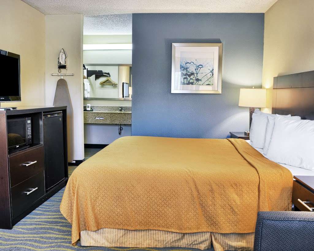 Quality Inn | 6409 Dan Bell Ln, Thornburg, VA 22565 | Phone: (540) 582-1097