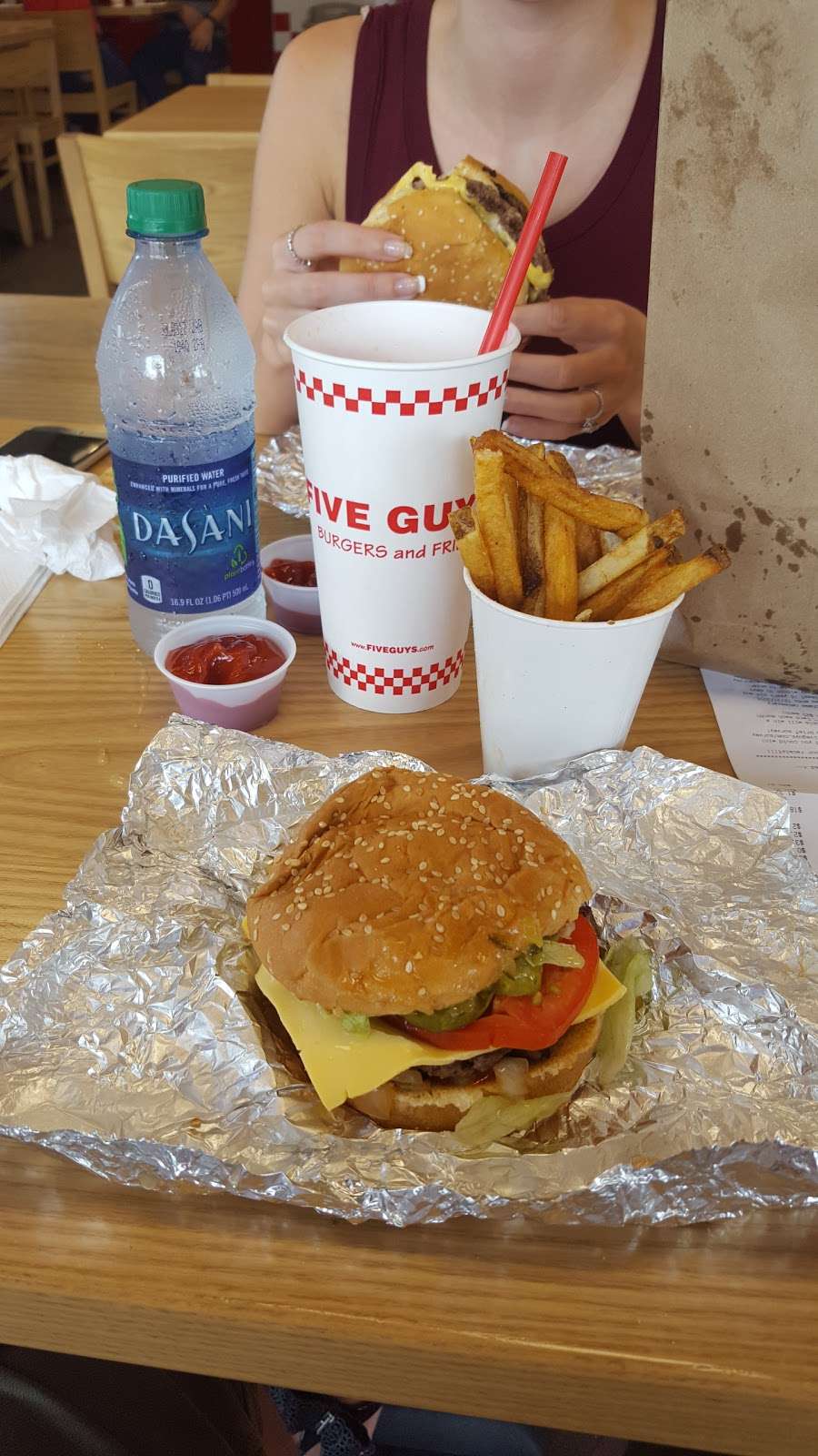 Five Guys | 4660 N Socrum Loop Rd, Lakeland, FL 33809, USA | Phone: (863) 853-3183