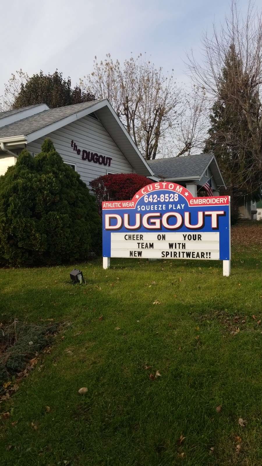 Squeeze Play Dugout | 2203 Broadway St, Anderson, IN 46012, USA | Phone: (765) 642-8528