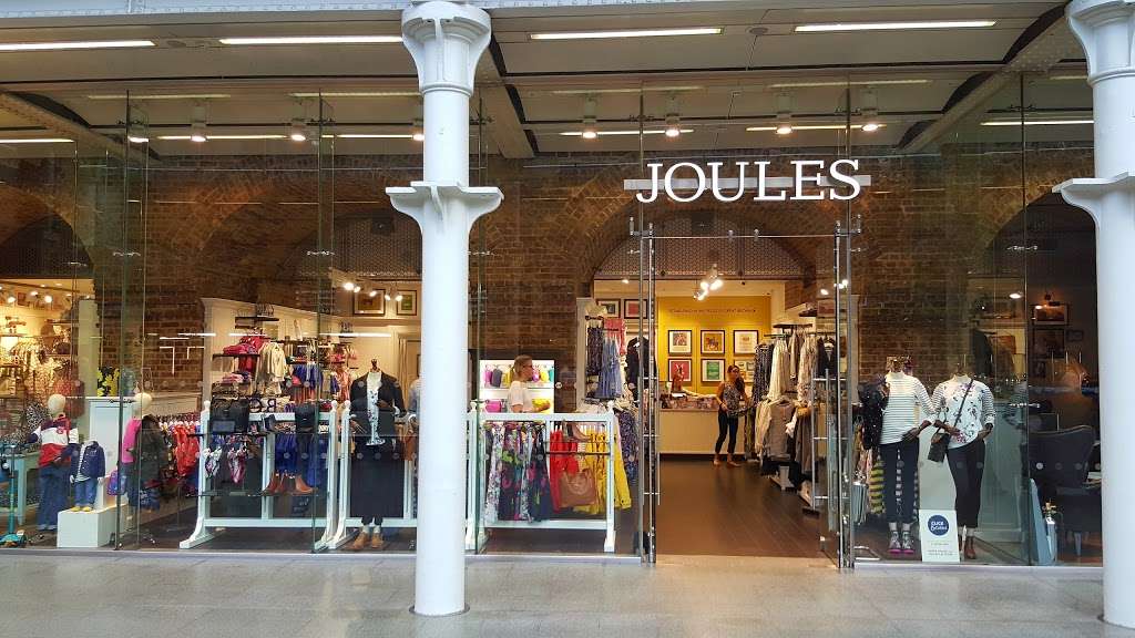 Joules | Unit 12, St Pancras International Station, Kings Cross, London N1C 4QL, UK | Phone: 020 3490 3908