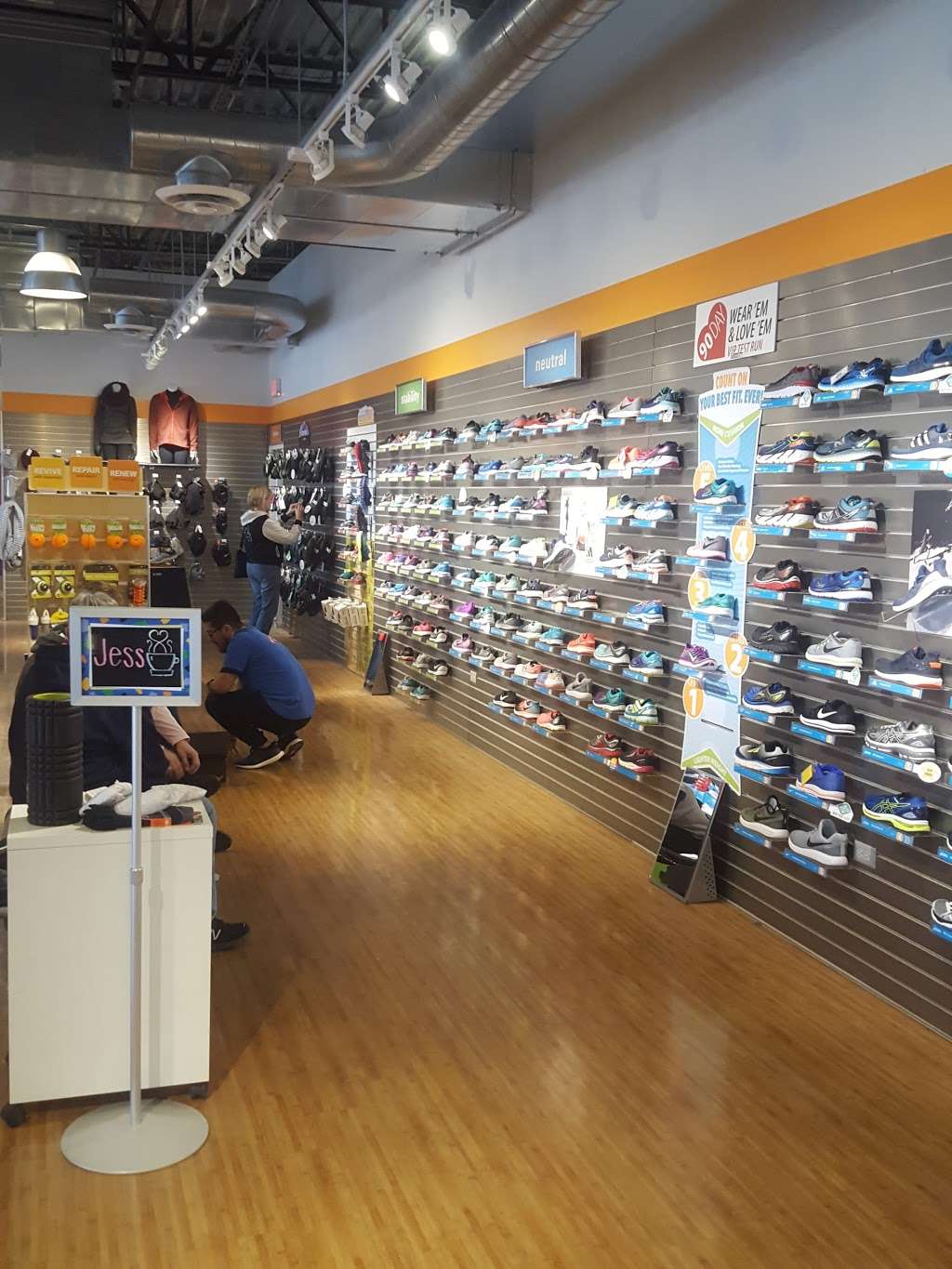 road runner shoe store locations