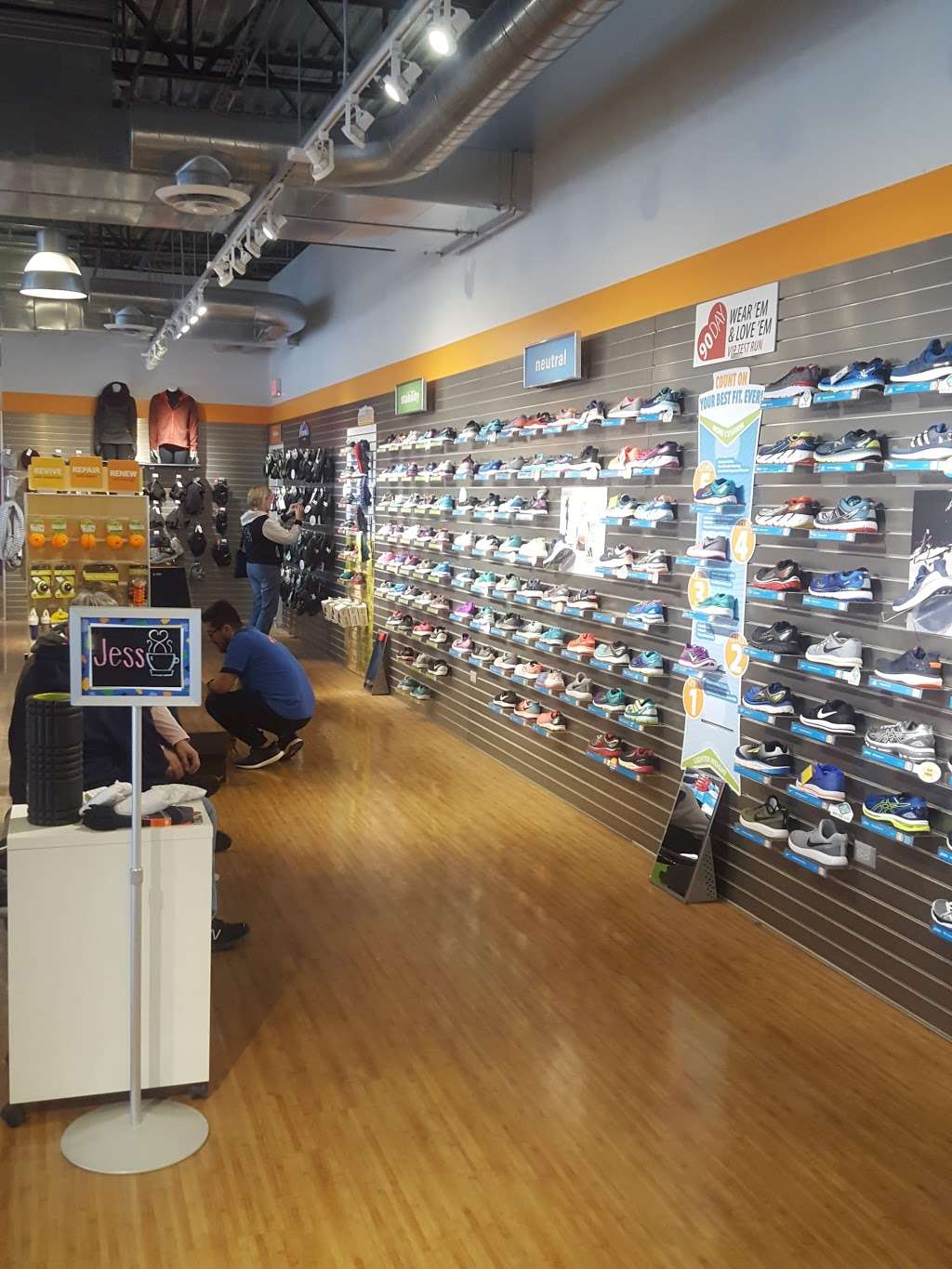 road runner shoe store near me