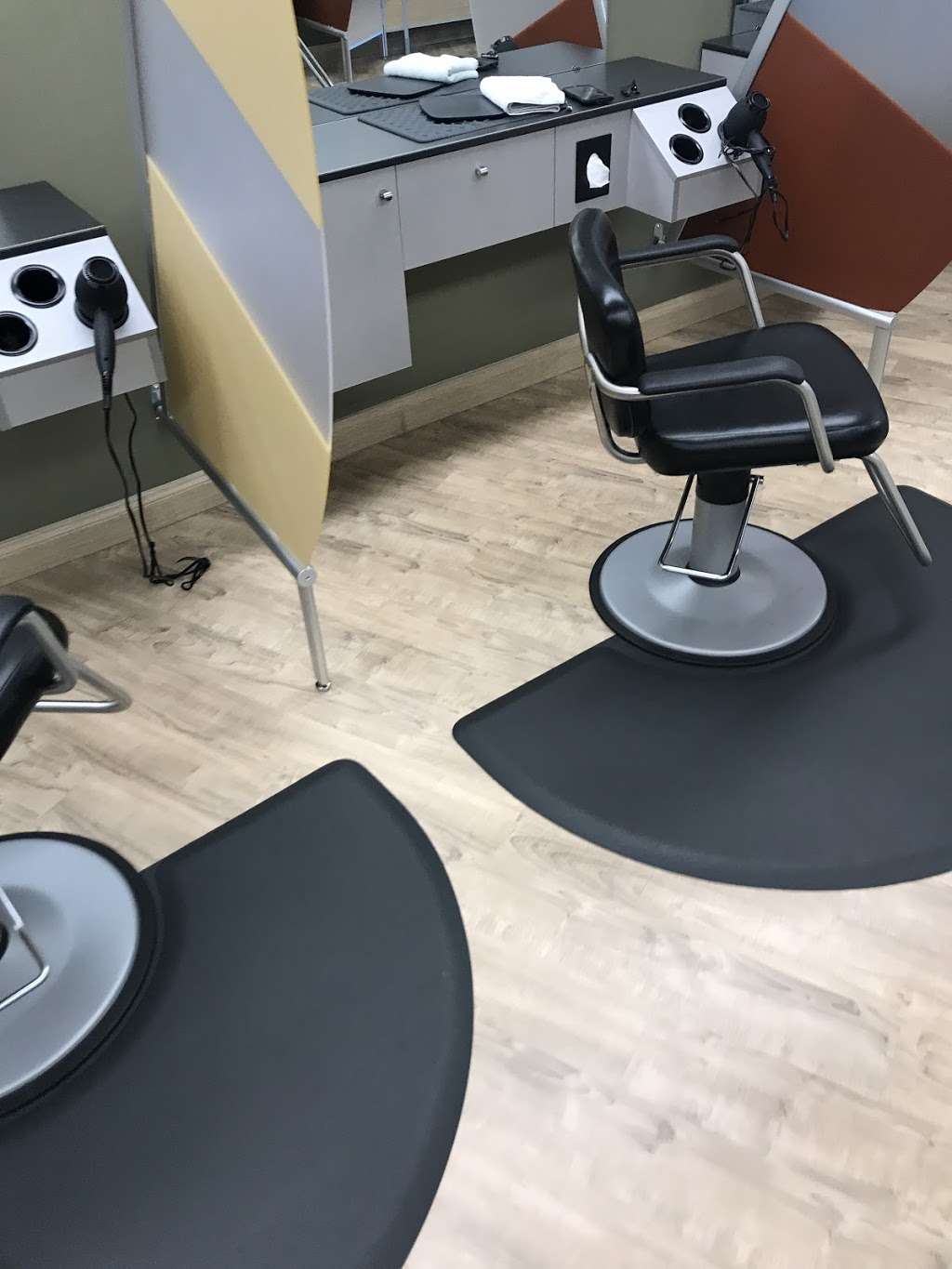 Great Clips | 6025 Burke Centre Pkwy, Burke, VA 22015 | Phone: (571) 655-5958