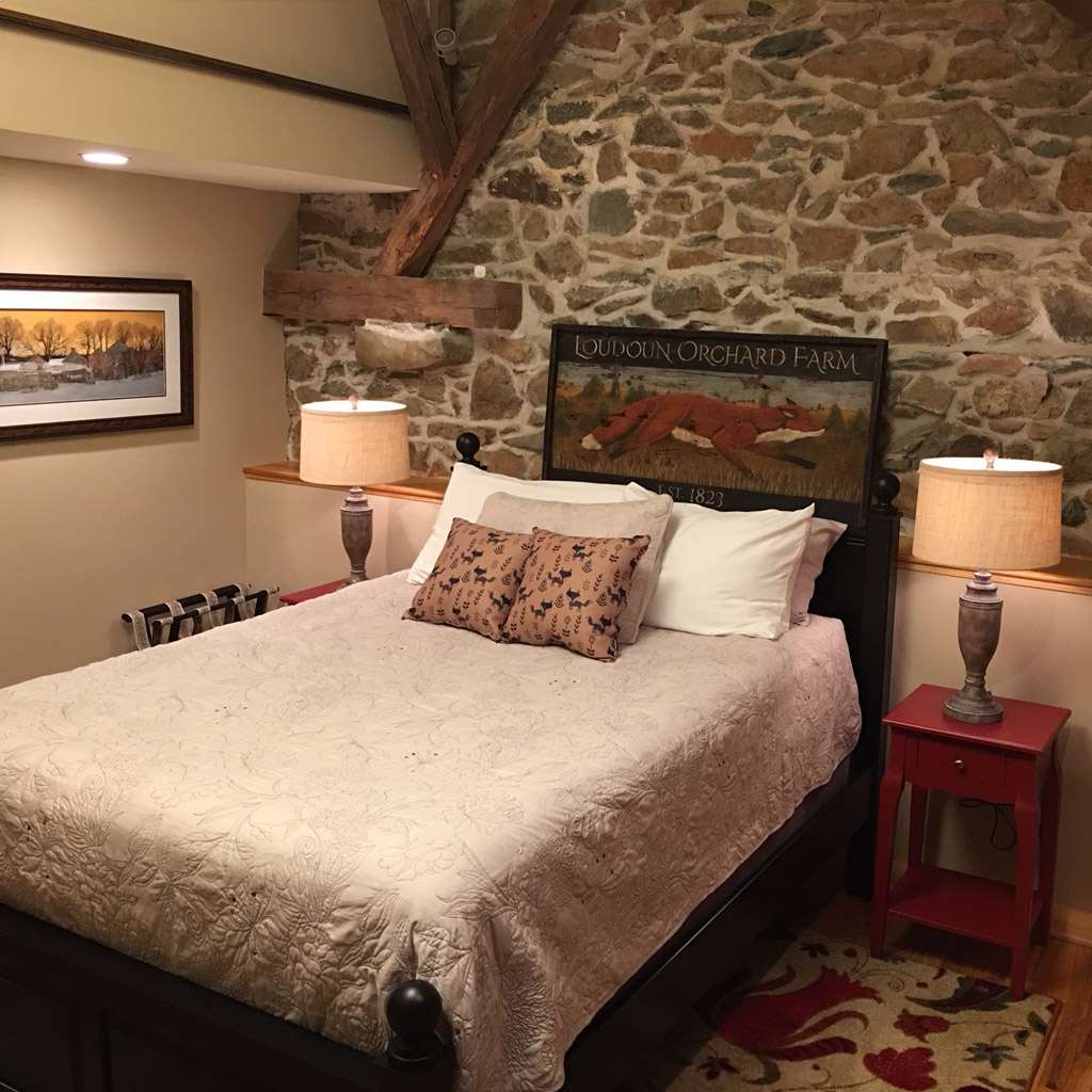 Stone Gables Bed & Breakfast | 6852, 19077 Loudoun Orchard Rd, Leesburg, VA 20175, USA | Phone: (703) 303-6364