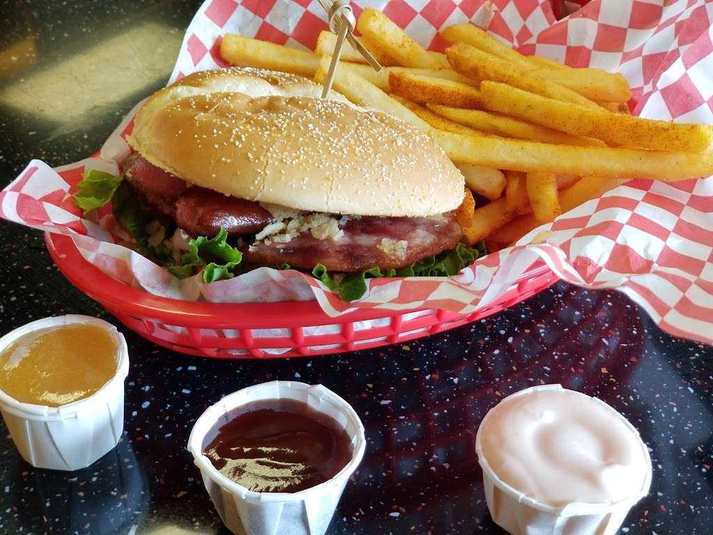 Junior Colombian Burger - Lee Vista Boulevard | 8255 Lee Vista Blvd, Orlando, FL 32829, USA | Phone: (407) 745-5052