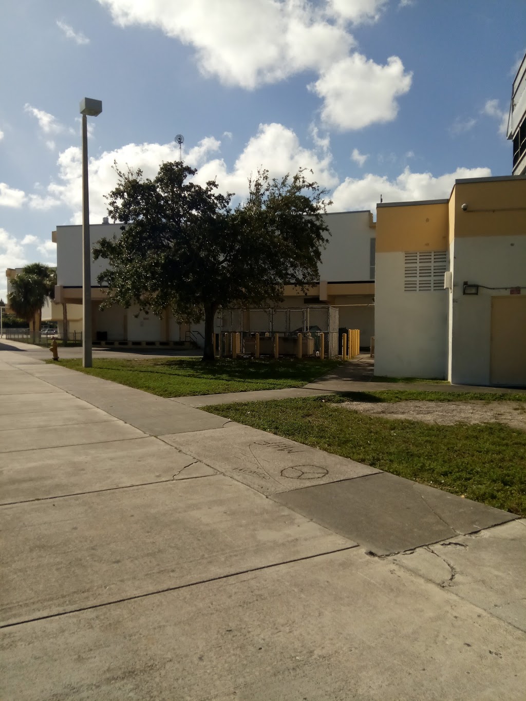 Highland Oaks Middle School | 2375 NE 203rd St, Miami, FL 33180 | Phone: (305) 932-3810