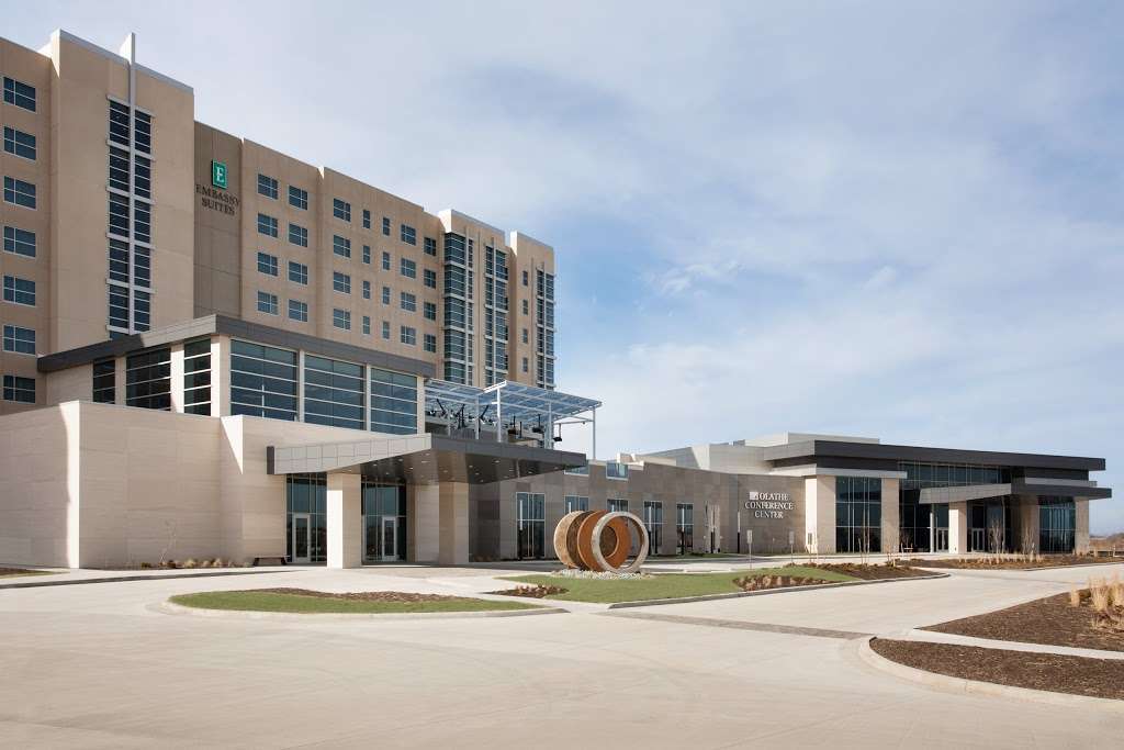 Embassy Suites by Hilton Kansas City Olathe | 10401 S Ridgeview Rd, Olathe, KS 66061 | Phone: (913) 353-9280