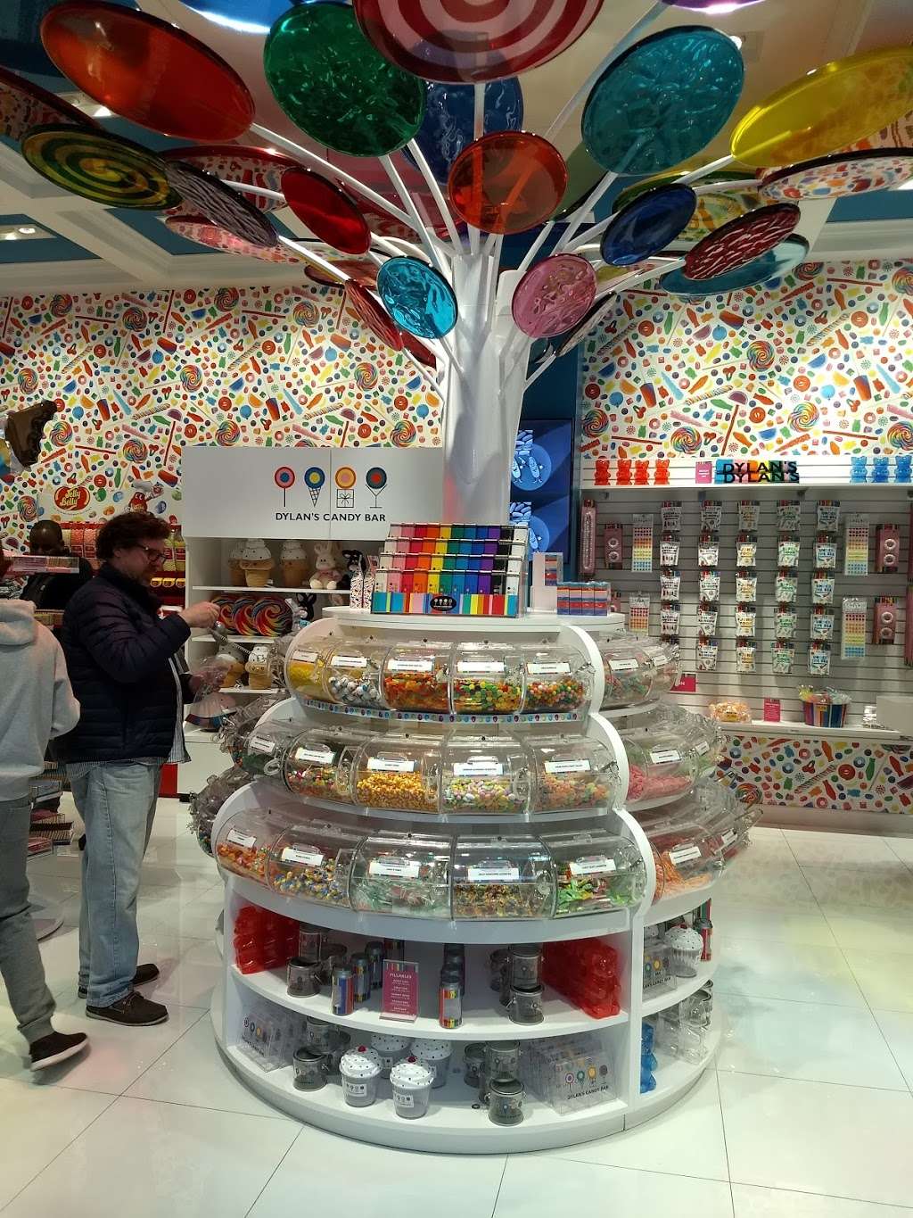 Dylans Candy Bar | 1200 N Milwaukee Ave, 1st Floor, Glenview, IL 60025, USA | Phone: (847) 544-2865