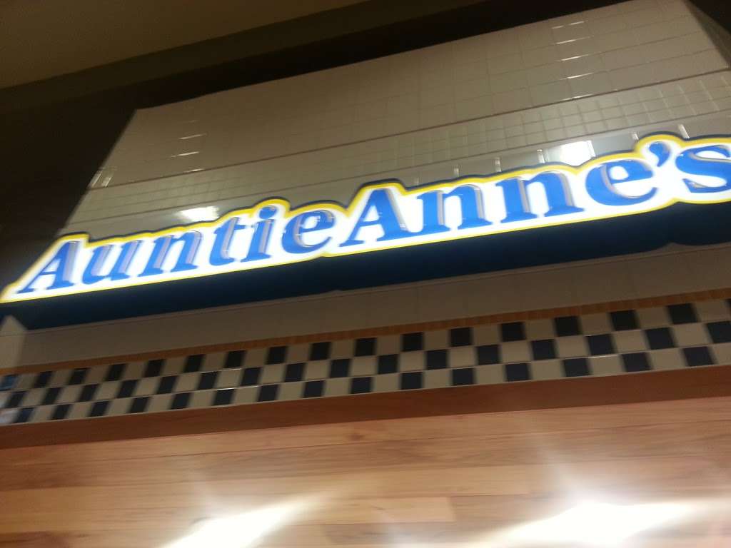 Auntie Annes Pretzels | Viewmont Dr, Scranton, PA 18508, USA | Phone: (570) 969-2250