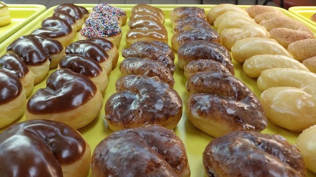 FM DONUTS | 1221 Flower Mound Rd #110, Flower Mound, TX 75028, USA | Phone: (972) 874-1250