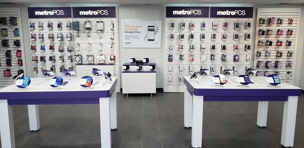 Metro by T-Mobile | 2301 Holloway St, Durham, NC 27703, USA | Phone: (919) 908-8766