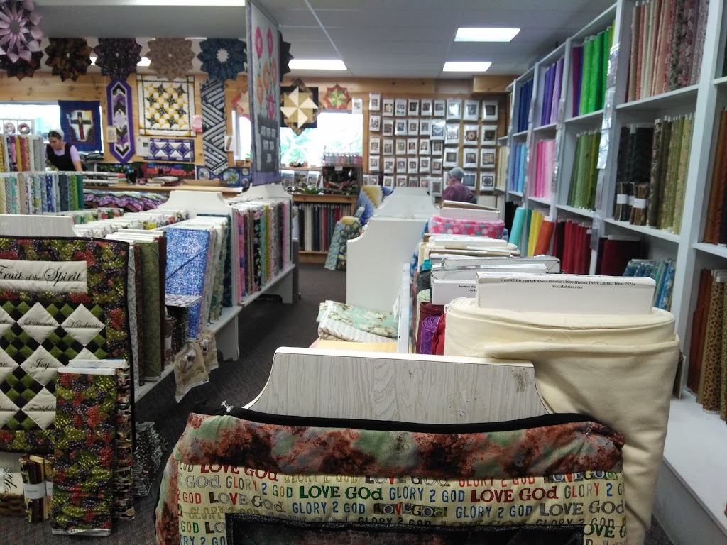 Family Farm Quilts of Intercourse | 3511 W Newport Rd, Ronks, PA 17572, USA | Phone: (717) 768-8375