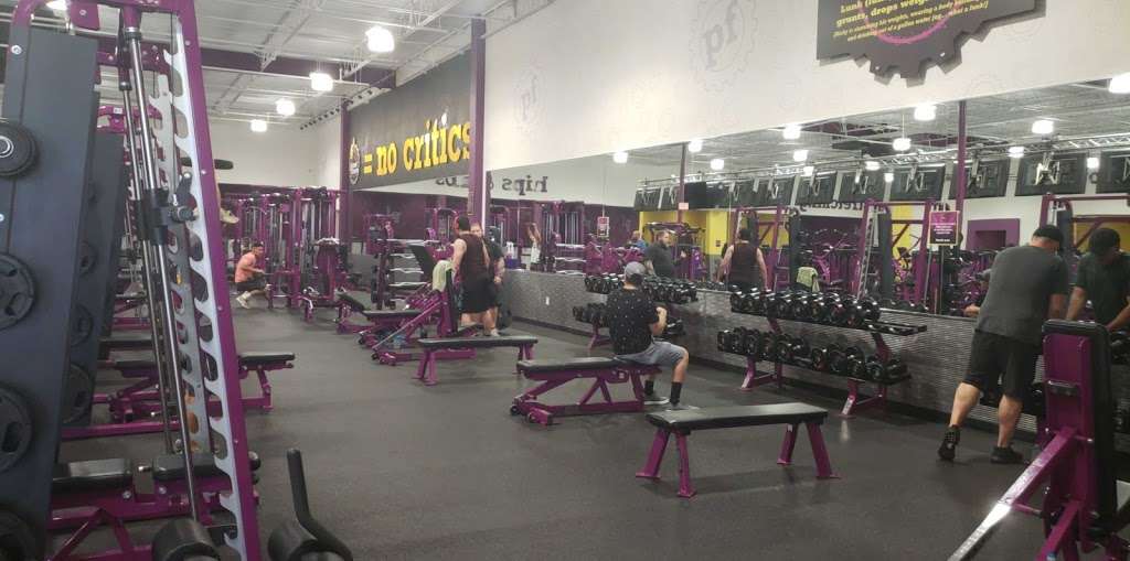 Planet Fitness | 1701 Fairway Dr Ste B, Alvin, TX 77511, USA | Phone: (281) 968-1694