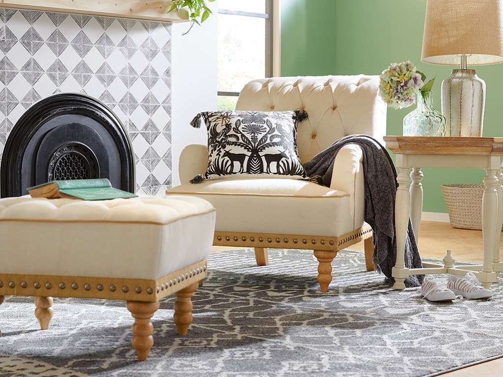 Pier 1 | 5711 Hollywood Blvd, Los Angeles, CA 90028, USA | Phone: (323) 466-3443