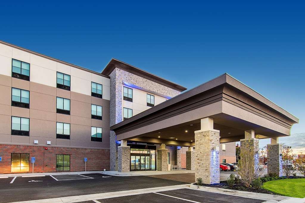 Holiday Inn Express & Suites Atchison | 401 Main St, Atchison, KS 66002, USA | Phone: (913) 674-0033