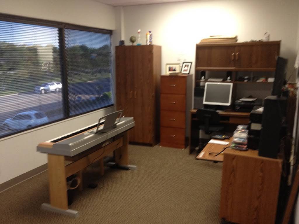 The Sonny Rios Voice Studio - Training Todays and Tomorrows Stars® | 550 N Main St #204, Duncanville, TX 75116, USA | Phone: (214) 394-8511