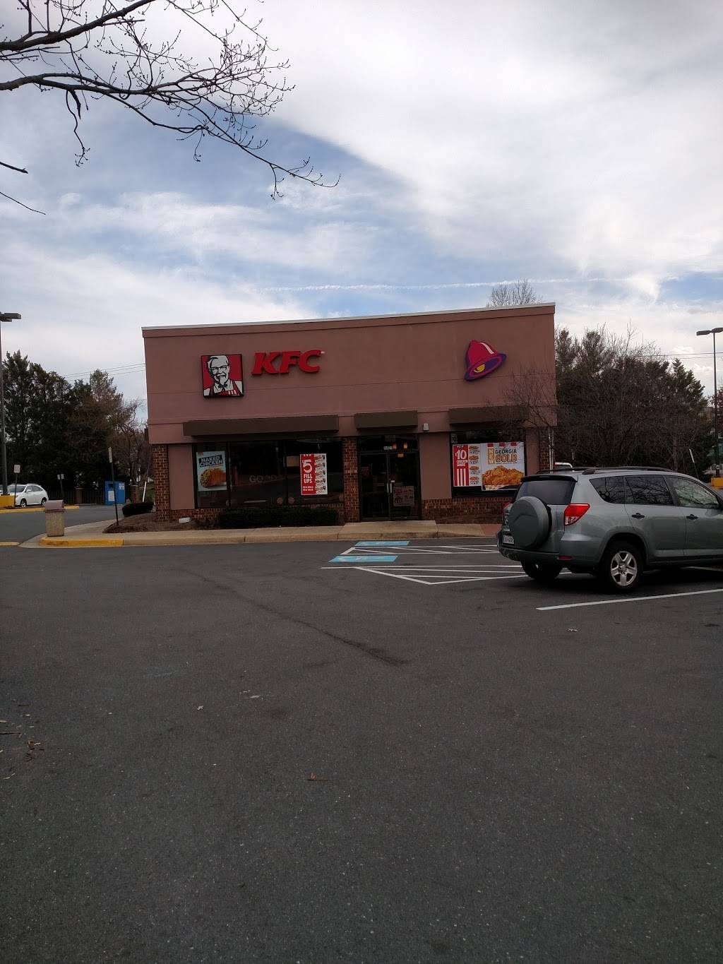 KFC | 9402 Old Burke Lake Rd, Burke, VA 22015, USA | Phone: (703) 764-8882