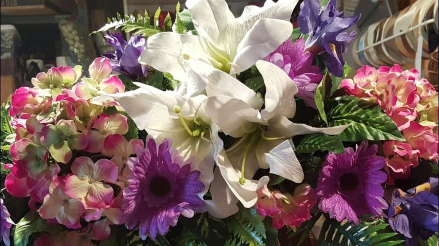 WEST POINT FLOWERS / Silk Flowers Only | 241 Gwynne Dr, Aylett, VA 23009 | Phone: (804) 310-9049