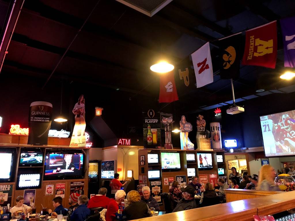 Big Red Restaurant & Sports Bar - Lincoln West | 955 W O St, Lincoln, NE 68528, USA | Phone: (402) 434-7789