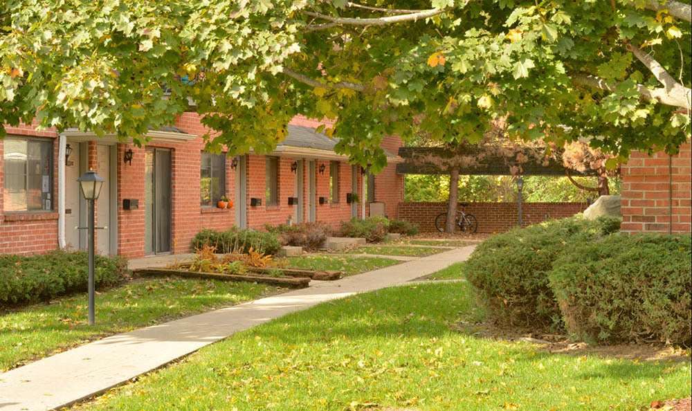 Autumn Glen Apartments | 11200 W Cleveland Ave #D7, West Allis, WI 53227, USA | Phone: (414) 323-2011