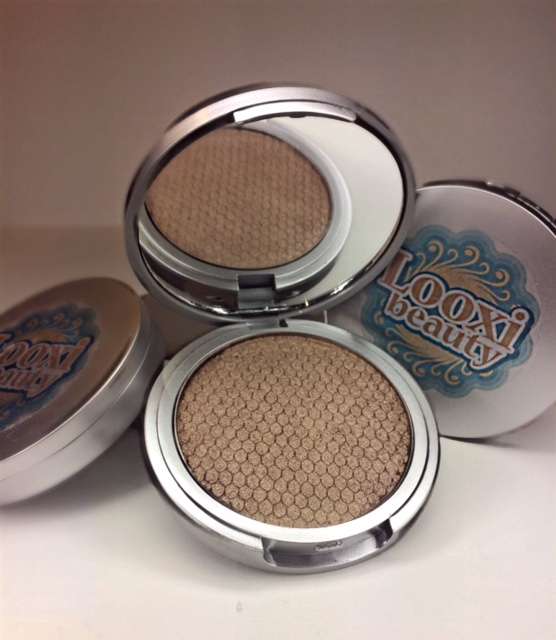 Looxi Beauty | 1050 Country Club Road, BOX 801, Woodstock, IL 60098, USA | Phone: (815) 814-0200