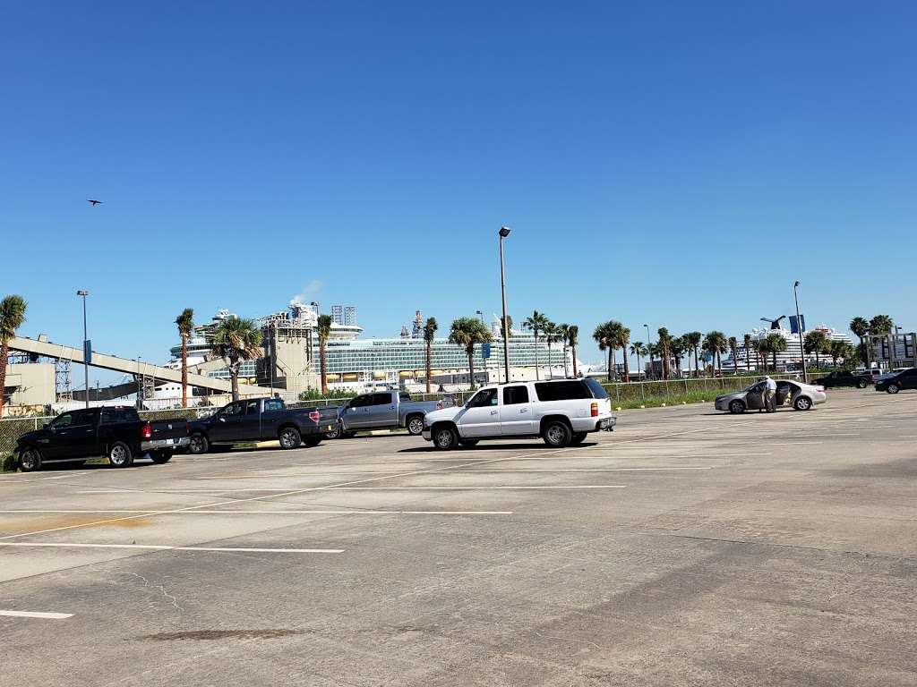 Lot A Carnival Valor | 160 33rd St, Galveston, TX 77550 | Phone: (409) 766-6100