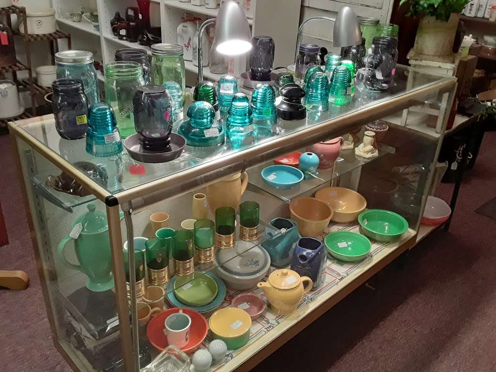 Glass Cupboard Antique Mall | 115 E Main St, Knightstown, IN 46148, USA | Phone: (765) 345-7572