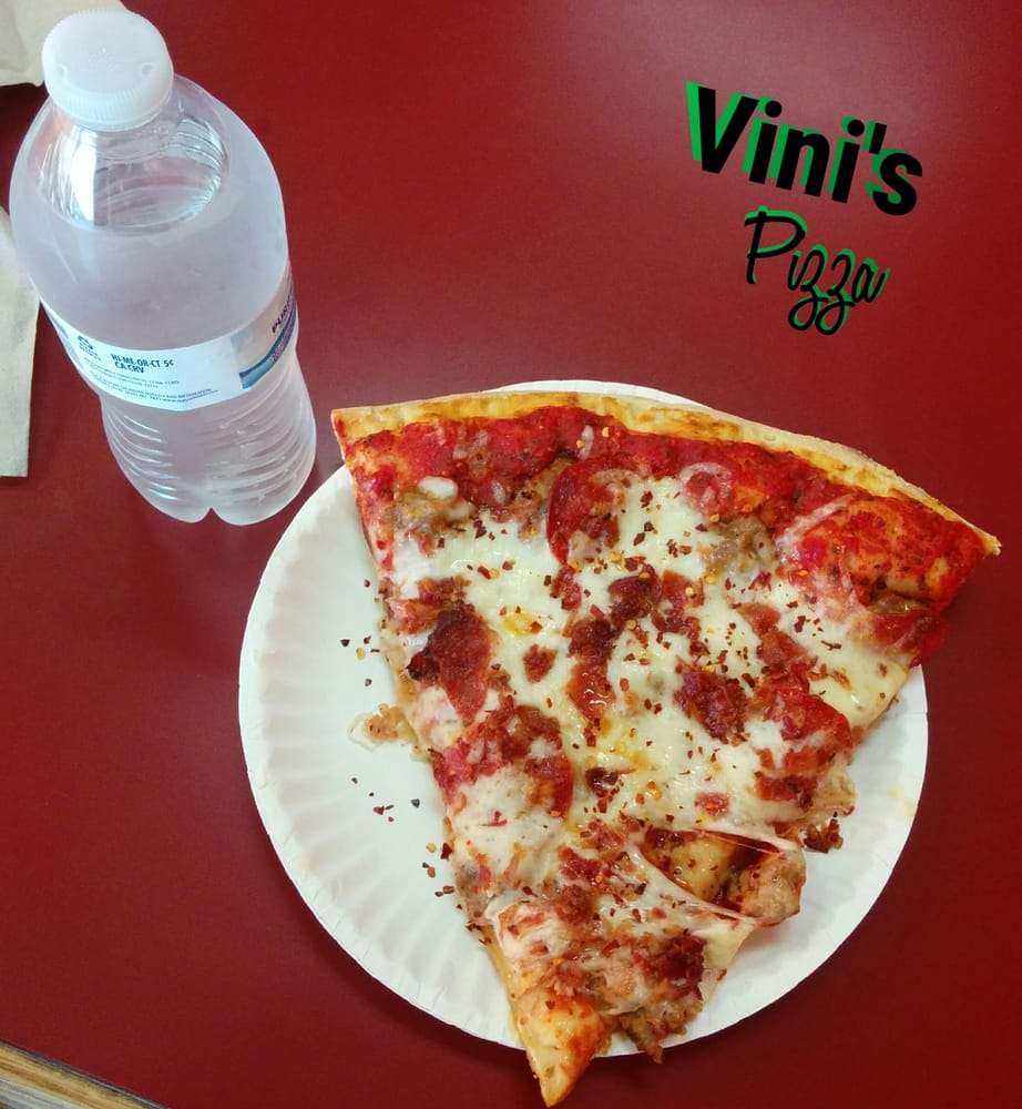 Vinis Pizza and Catering | 39 S Arlington Heights Rd, Elk Grove Village, IL 60007 | Phone: (847) 437-7100