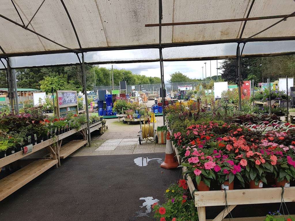 Vanstone Park Garden Centre | Hitchin Road Codicote, Hitchin, Codicote, Hitchin SG4 8TH, UK | Phone: 01438 820412