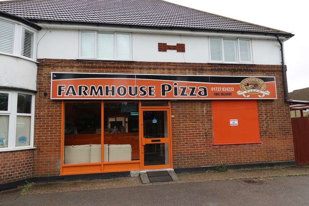 Farmhouse Pizza | 3 Shenley Ln, London Colney, St Albans AL2 1LP, UK | Phone: 01727 824222