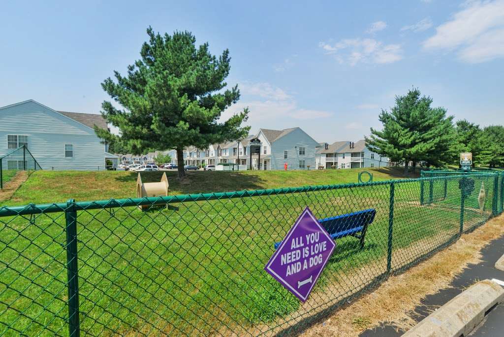 Fox Run Apartments & Townhomes | 900 Woodchuck Pl, Bear, DE 19701, USA | Phone: (302) 894-7782