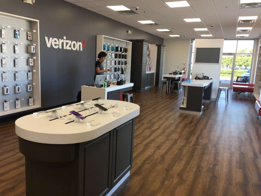 Verizon Authorized Retailer - Express Store | 8040 Woodbridge Pkwy Suite 100, Sachse, TX 75048, USA | Phone: (972) 442-0412